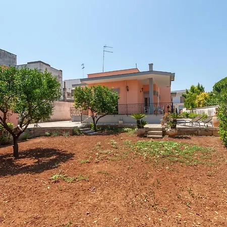 Guesthost - Rossella Civico 73 & 75 * Surbo