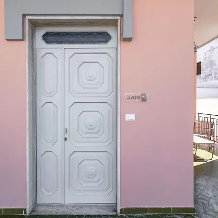 Apartamento Guesthost - Rossella Civico 73 & 75 Surbo