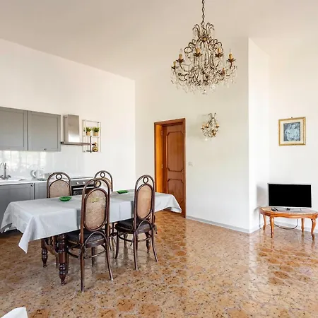 Guesthost - Rossella Civico 73 & 75 Surbo