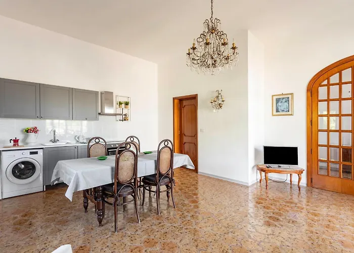 Guesthost - Rossella Civico 73 & 75 Surbo